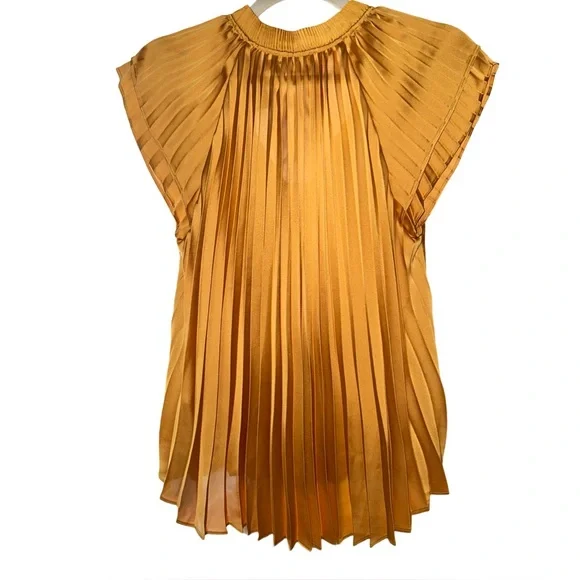 Christy Lynn Jacky Top Gold NWT - Picture 5 of 9